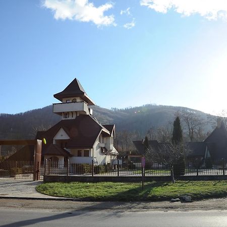 Pangaracior Castelul De Smarald B&B 외부 사진